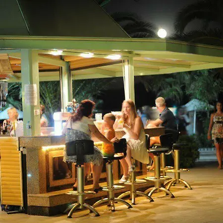 Flamingo Szálloda 3*